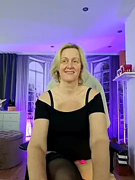 Snapshot of MarleneBloem chatting on 04.25.26 MarleneBloem online show from 04.25.26