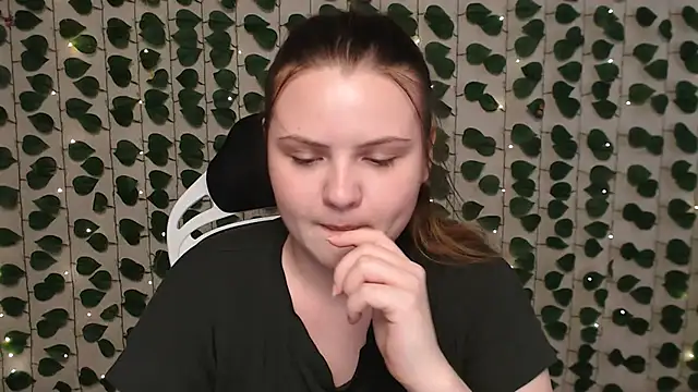 IxxiLiana online show from 01.14.25