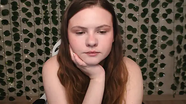 IxxiLiana online show from 02.15.25