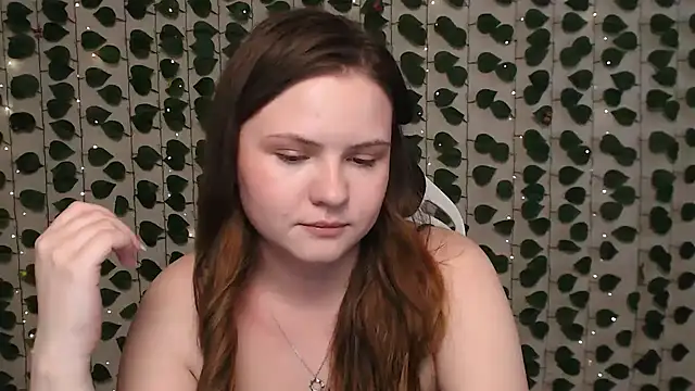 IxxiLiana online show from 02.15.25