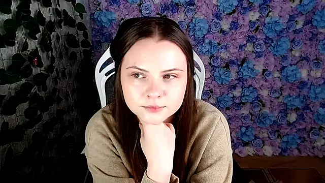 IxxiLiana online show from 09.14.25