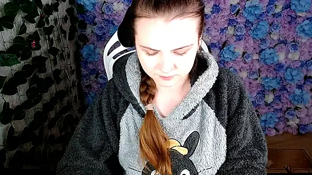 IxxiLiana online show from 10.03.25