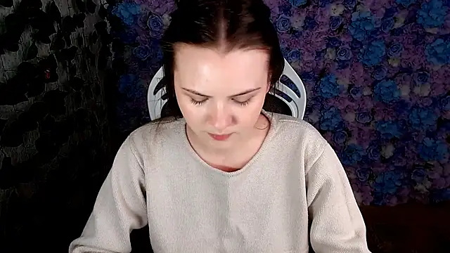 IxxiLiana online show from 10.04.25