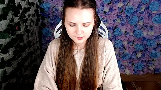 IxxiLiana online show from 10.06.25