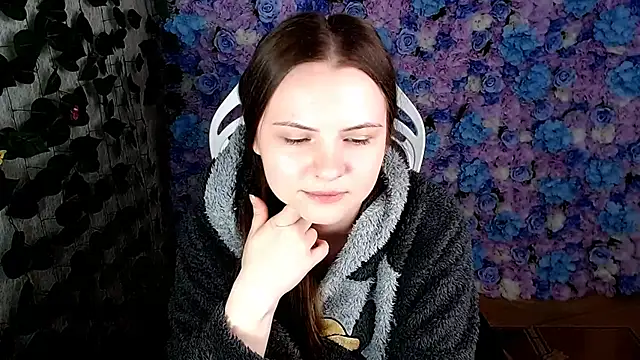 IxxiLiana online show from 10.10.25