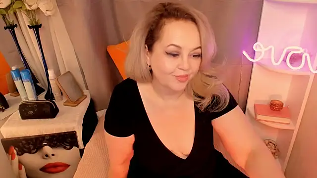 ShannaKingson online show from 02.06.25