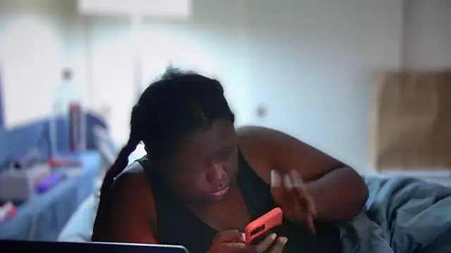 Yagurl  west online show from 01.24.25