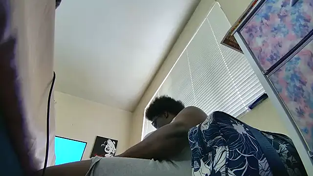 Yagurl  west online show from 02.21.25