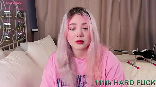   KawaiiYuki   online show from 01.20.25