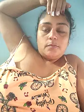 Snapshot of AlyDenalioficial chatting on 11.22.25 AlyDenalioficial online show from 11.22.25