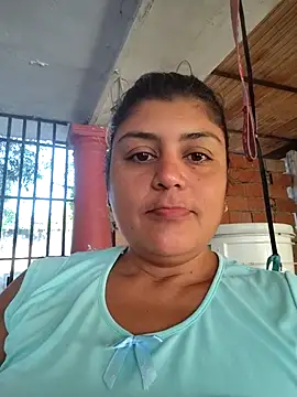 Snapshot of AlyDenalioficial chatting on 11.27.25 AlyDenalioficial online show from 11.27.25