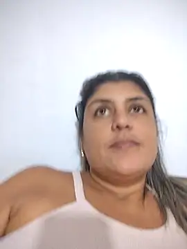 Snapshot of AlyDenalioficial chatting on 12.01.25 AlyDenalioficial online show from 12.01.25