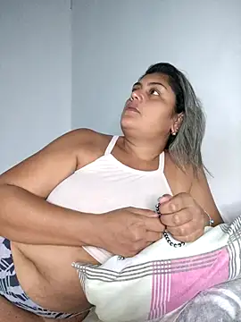 Snapshot of AlyDenalioficial chatting on 02.05.26 AlyDenalioficial online show from 02.05.26