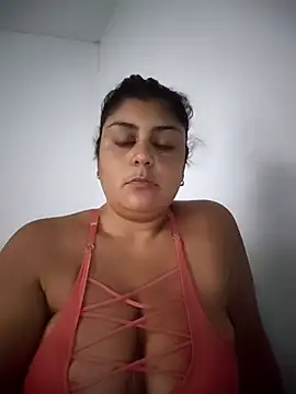 Snapshot of AlyDenalioficial chatting on 05.05.26 AlyDenalioficial online show from 05.05.26