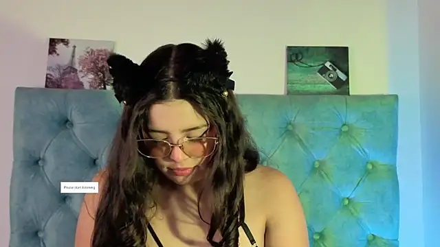 Paola Lyon  online show from 09.12.25