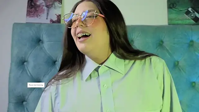 Paola Lyon  online show from 09.26.25