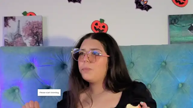 Paola Lyon  online show from 11.07.25