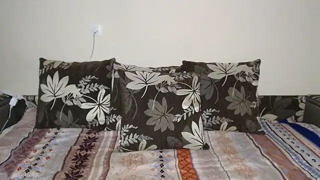 Nika Shiny online show from 02.16.25