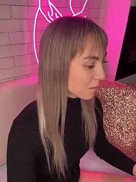 MiaMinx online show from 12.28.24