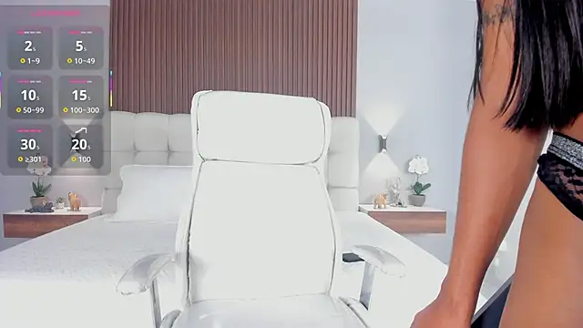 Snapshot of sofi_potter_ chatting on 10.08.25 sofi potter  online show from 10.08.25