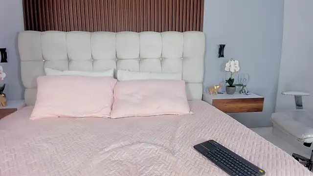 sofi potter  online show from 04.13.26