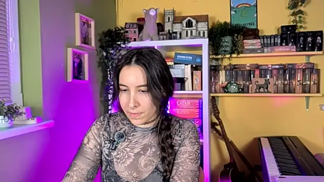 Snapshot of LelianaHazel chatting on 01.13.26 LelianaHazel online show from 01.13.26