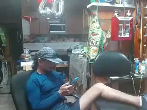 Snapshot of Dr_Pocholate84 chatting on 01.13.25 Dr Pocholate84 online show from 01.13.25