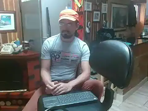 Snapshot of Dr_Pocholate84 chatting on 01.20.25 Dr Pocholate84 online show from 01.20.25