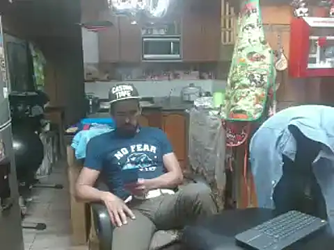 Snapshot of Dr_Pocholate84 chatting on 01.25.25 Dr Pocholate84 online show from 01.25.25