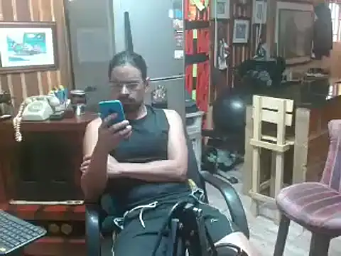 Snapshot of Dr_Pocholate84 chatting on 01.27.25 Dr Pocholate84 online show from 01.27.25