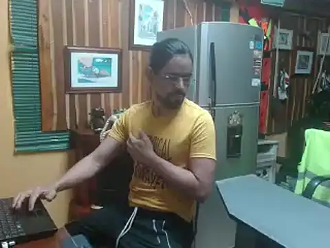 Snapshot of Dr_Pocholate84 chatting on 01.28.25 Dr Pocholate84 online show from 01.28.25