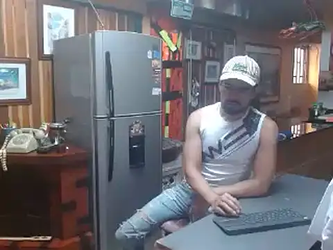 Snapshot of Dr_Pocholate84 chatting on 02.01.25 Dr Pocholate84 online show from 02.01.25