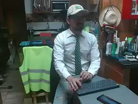 Snapshot of Dr_Pocholate84 chatting on 02.02.25 Dr Pocholate84 online show from 02.02.25