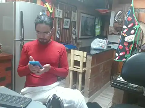 Snapshot of Dr_Pocholate84 chatting on 03.10.25 Dr Pocholate84 online show from 03.10.25