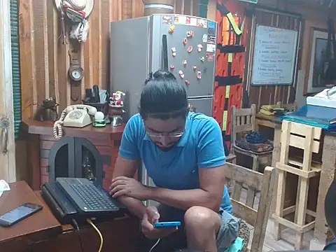 Snapshot of Dr_Pocholate84 chatting on 10.08.25 Dr Pocholate84 online show from 10.08.25