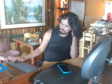 Snapshot of Dr_Pocholate84 chatting on 05.22.26 Dr Pocholate84 online show from 05.22.26