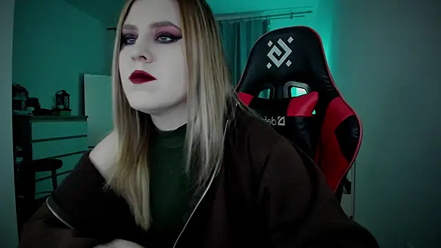 Olivia Munk online show from 12.28.24