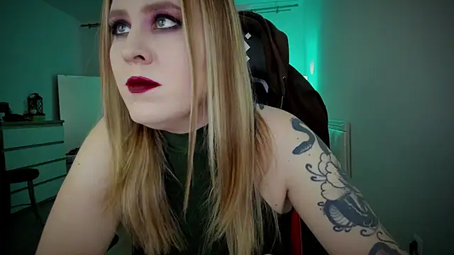 Olivia Munk online show from 12.28.24