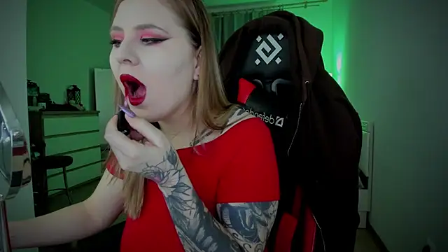 Olivia Munk online show from 12.29.24