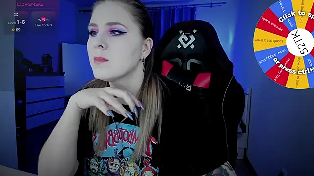 Olivia Munk online show from 01.03.25