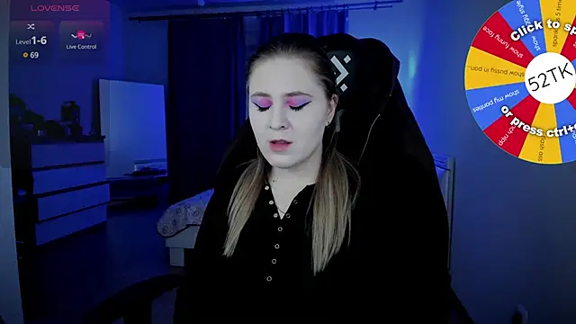 Olivia Munk online show from 01.03.25