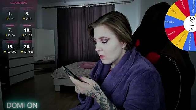 Olivia Munk online show from 01.06.25