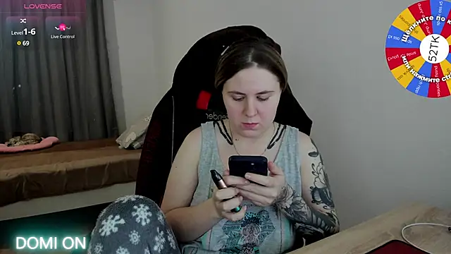 Olivia Munk online show from 01.27.25