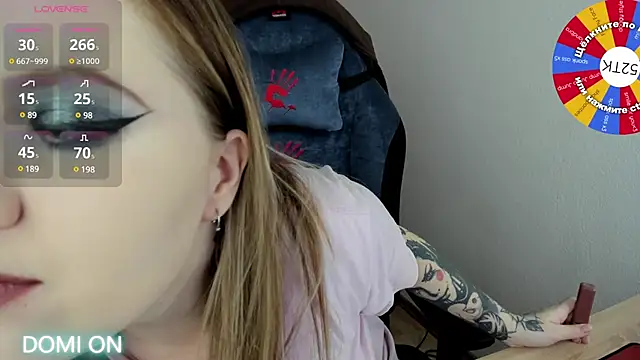 Olivia Munk online show from 02.04.25