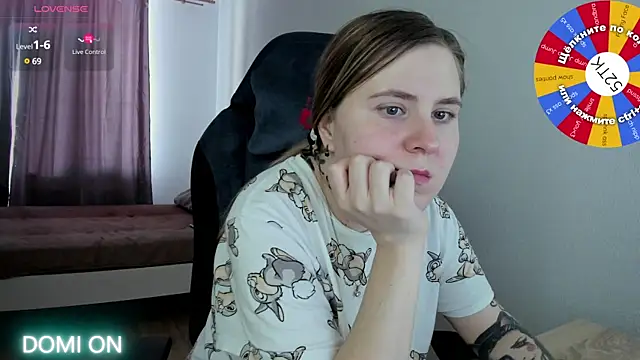 Olivia Munk online show from 02.15.25