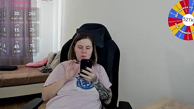 Olivia Munk online show from 02.20.25