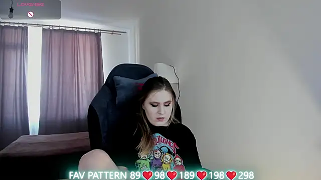 Olivia Munk online show from 03.15.25