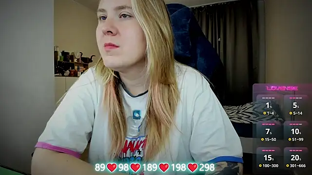 Olivia Munk online show from 09.11.25