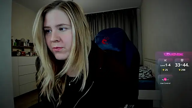 Olivia Munk online show from 09.17.25