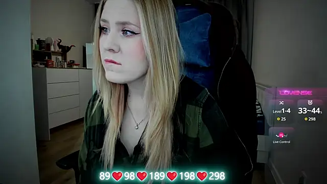 Olivia Munk online show from 10.02.25